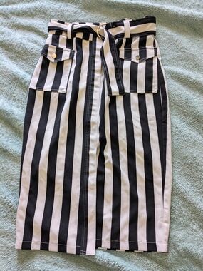Fashion Nova High-Waist Black and White Vertical Stripe Midi Skirt with Belt